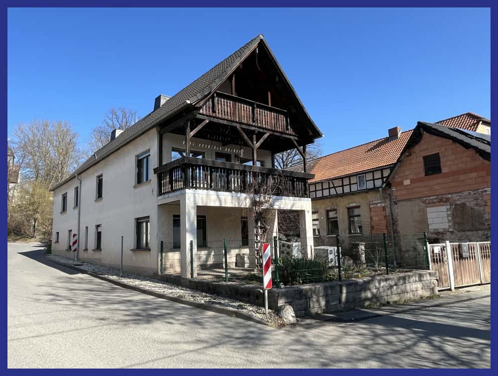 Seiten-/Straßenansicht