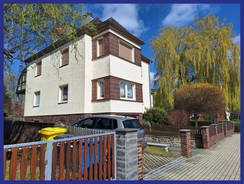 1-2 Familienhaus mit großem Grundstück 1 Vorderansicht